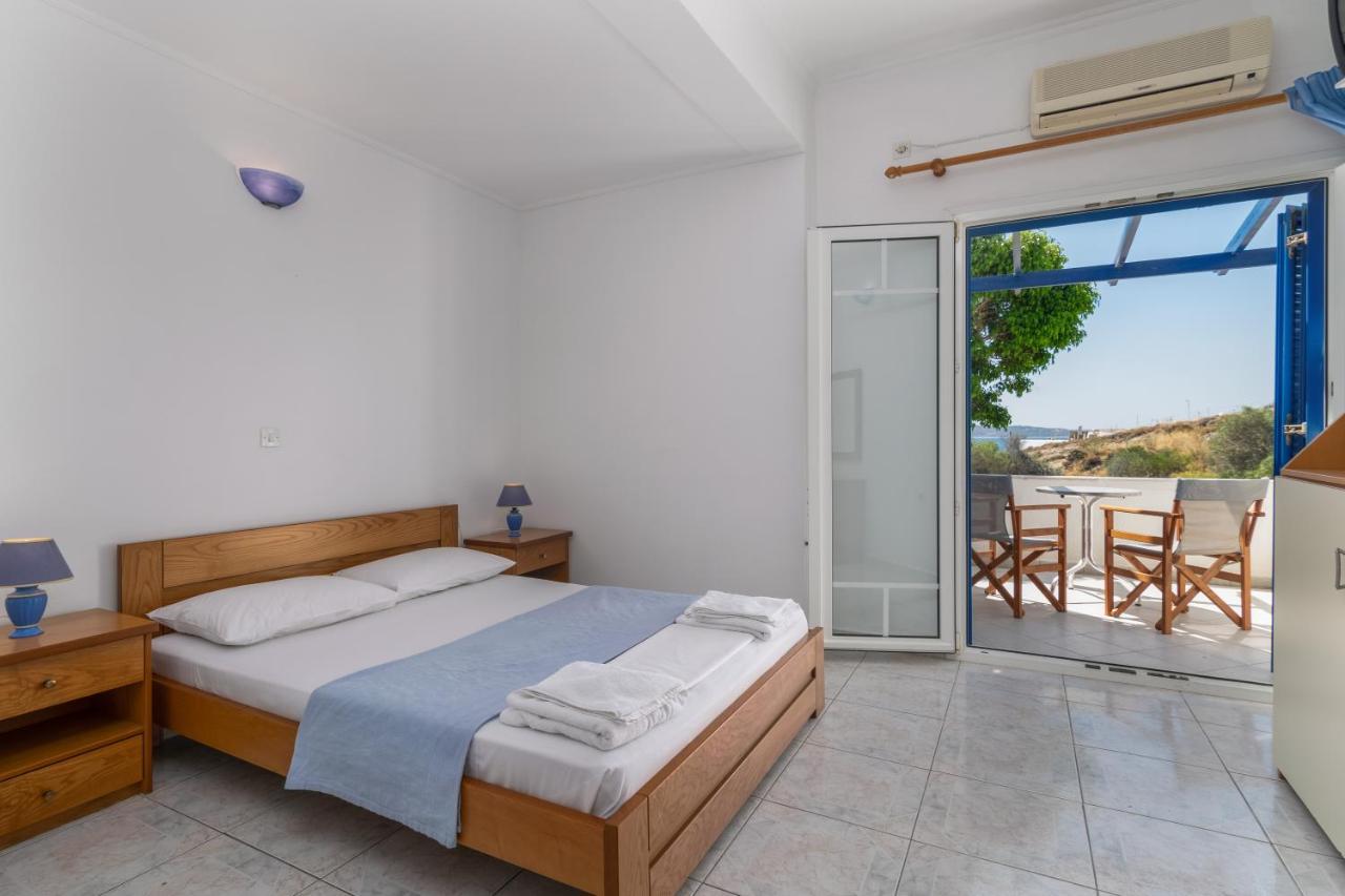 Tina's * Adamantas (Milos)