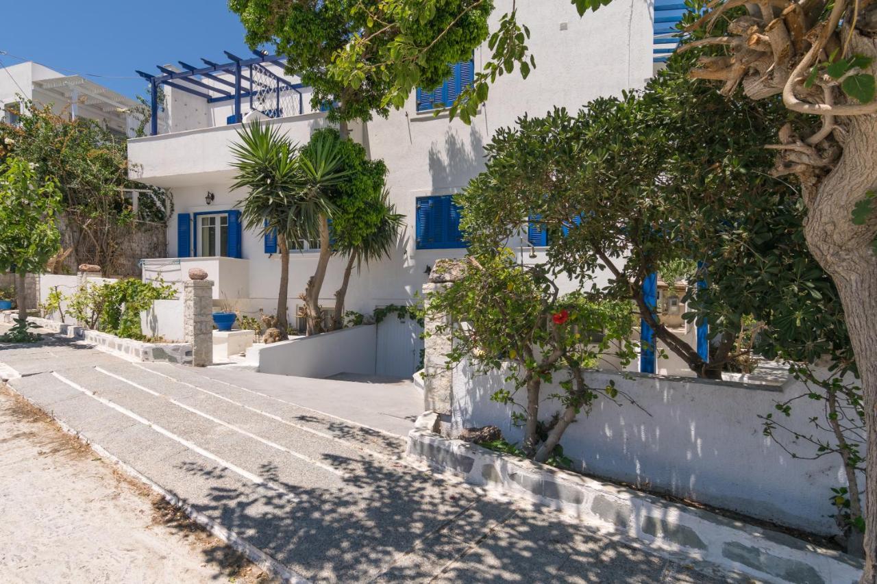 Tina's * Adamantas (Milos)